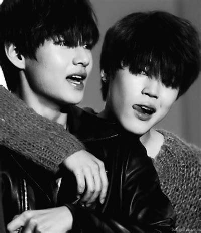 História Mini Fanfics Hot BTS Vmin Jogo do silêncio História escrita por