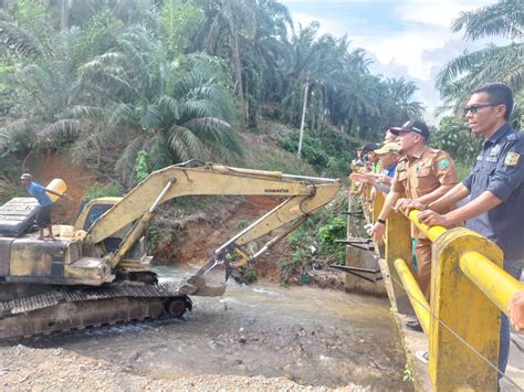 Pemkab Palas Normalisasi Sungai Pasca Bencana Banjir Waspada