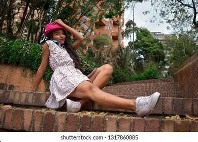 imágenes de Latina teen Imágenes fotos y vectores de stock Shutterstock