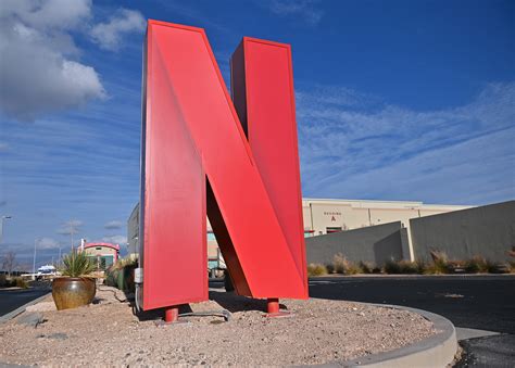 Netflix releases latest diversity numbers | TechCrunch