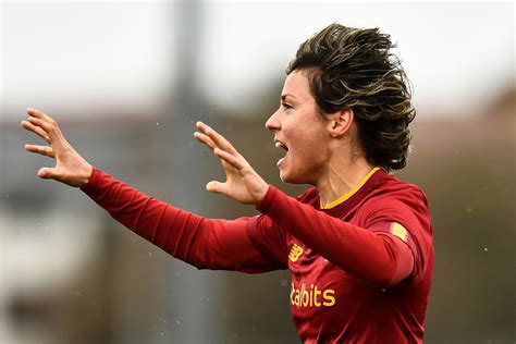 Femminile Giacinti Essere Della Roma è Bellissimo Il Camp Nou Sarà