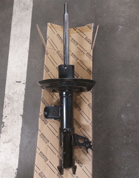 Амортизаторы Камри 70 Япония для 3.5 на Toyota Camry (XV70). | 14 000 ...