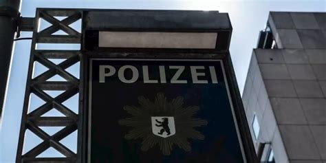 Staatsanwaltschaft Ermittelt Ex Polizist Soll Kollegin Zum Sex Angeboten Haben Deutschland