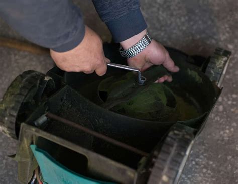 Common Problems With Lawn Mowers: How To Troubleshoot Issues – Backyard ...