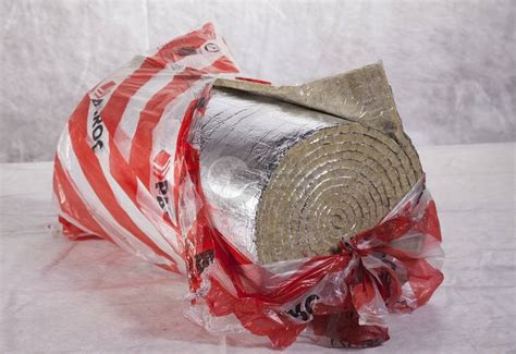 Купить Утеплитель базальтовый для труб и дымоходов Paroc Hvac Lamella ...