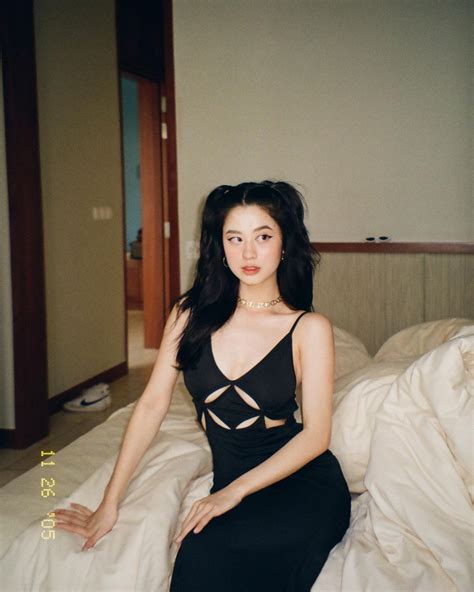 Hot girl tạp hoá Thanh Hoá sau nhiều năm ở ẩn mặc gợi cảm nhưng đẳng cấp hơn xưa