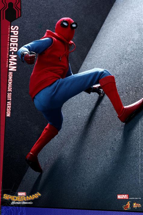 Hot Toys Spider Man Homemade Suit For Homecoming