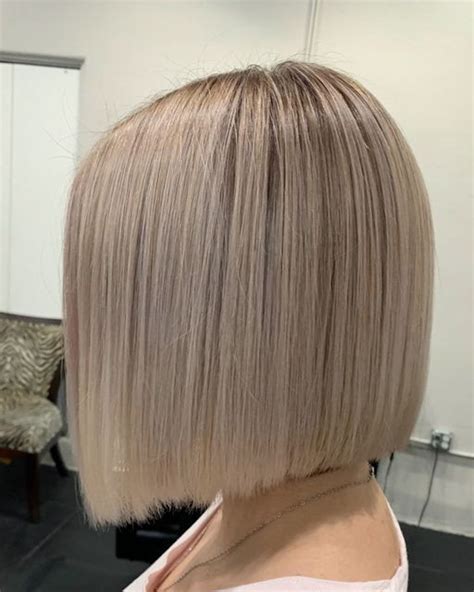 This Beautiful Bob Looks Amazing With Her Beige Blonde Color Blonde