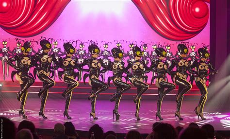 Ultra Modern Glamorous And Eye Popping Describe The Mugler Follies