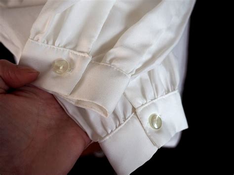 VTG S Ivory Lace Semi Sheer Pussy Bow Victorian Na Gem