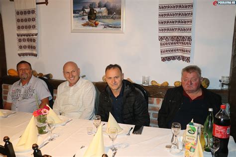 FOTO VIDEO Družila se još jedna generacija Molvarca i veselo proslavila 40 obljetnicu male mature