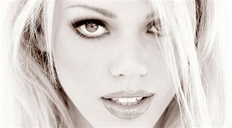 Blonde Charming Look Wallpaper HD Girls 4K Wallpapers Images And Background Wallpapers Den