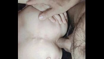 Milf se deja follar sin piedad por el culo y el coño en un casting