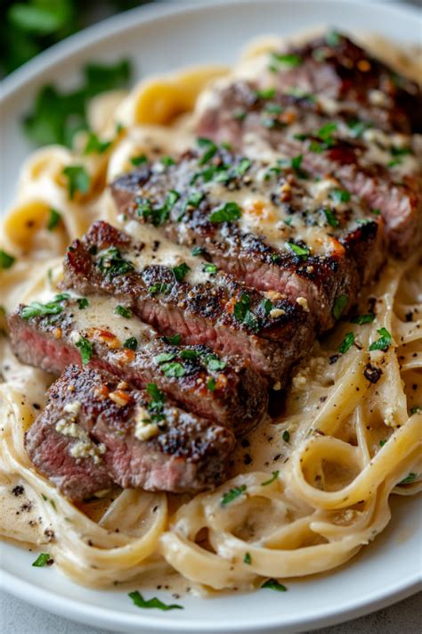 Steak Gorgonzola Alfredo - That Oven Feelin