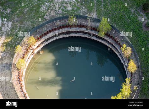 Construction Site Of Chicago Spire Stock Photo Alamy