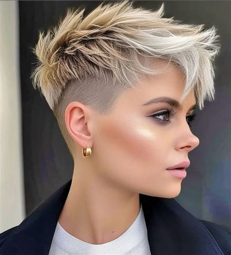 Chic Blonde Pixie Cut You Ll Love
