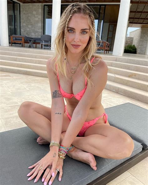 Chiara Ferragni In A Revealing Pink Bikini Month After Pregnancy Pics Video The Fappening