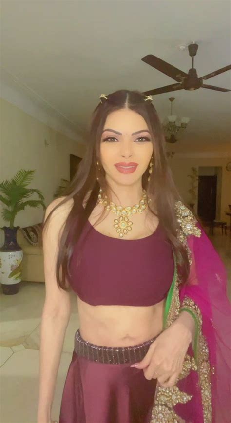 Sherlyn Chopra शर्लिन चोपड़ा🇮🇳 On Twitter शादी में जा रही हूँ🔥