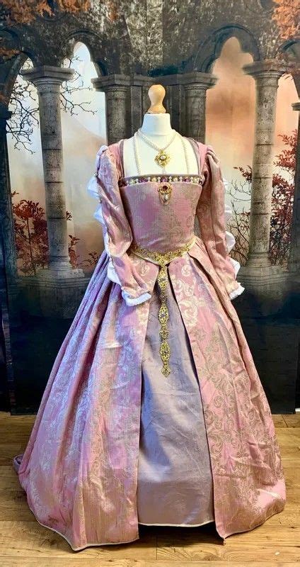 Pin By Akixia On Historical Dresses Renaissance Clothing Simple