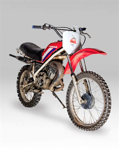 Honda MT8 red · Fourstrokebarn Honda & Parts