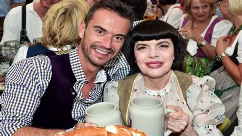 Compagnon Mireille Mathieu Et Son Fils SuperStars Blog