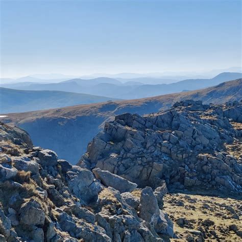 Climbing Tryfan via the North Ridge-Outdoor Ascent