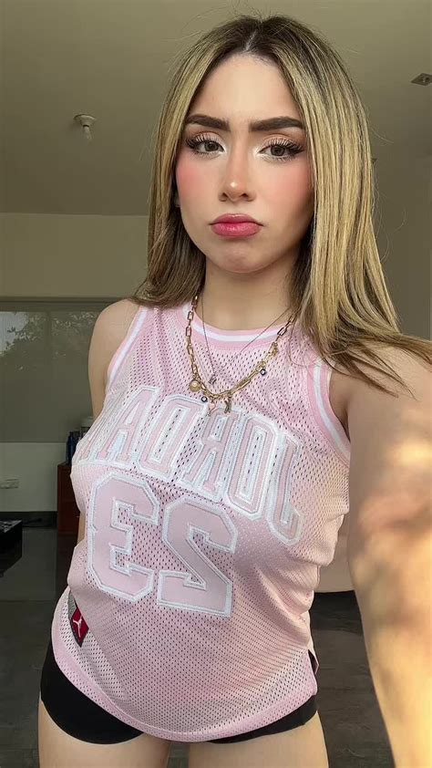 Karen Torres: Contenido XXX y Bailes Sensuales | TikTok
