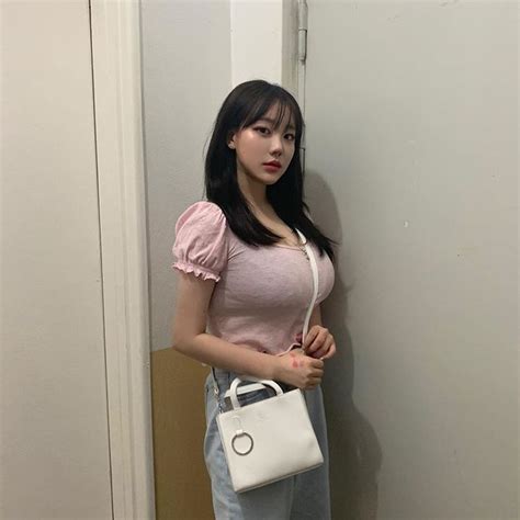 9 Hot Sexy Sejinming Bikini Pics