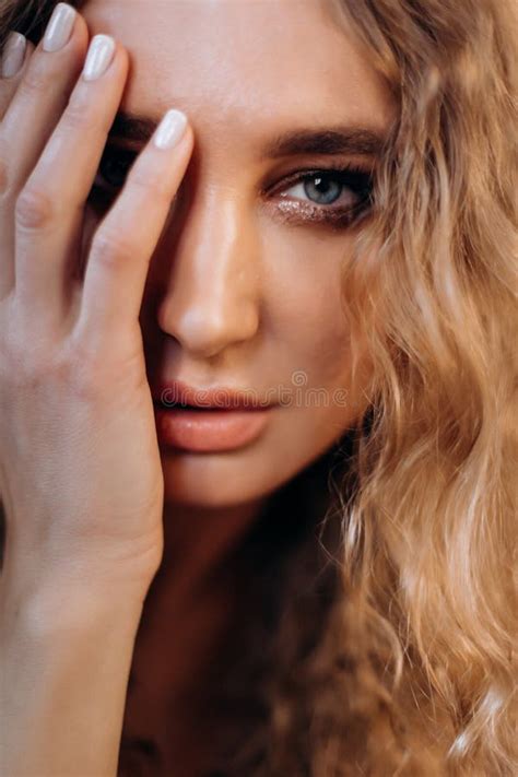 Bellissima Modella Di Ragazze In Lingerie Sexy Bionde Immagine Stock Immagine Di Splendido