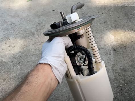 how to change a fuel sending unit