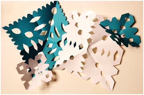 Easy Classroom Christmas Crafts - Thrifty in Third Grade