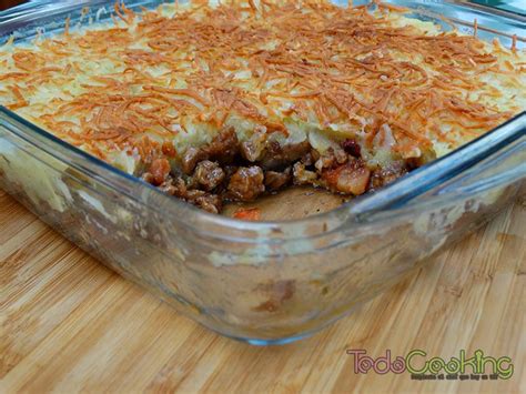 Pastel De Carne Con Verduras Y Pur De Patatas Casero En El Microondas