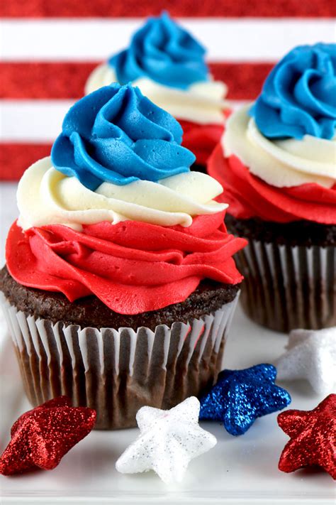 Patriotic Swirl Cupcakes - Two Sisters