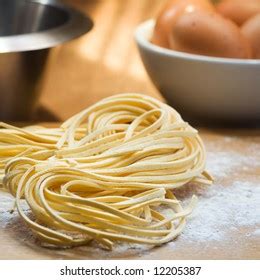 how much flour to egg for pasta