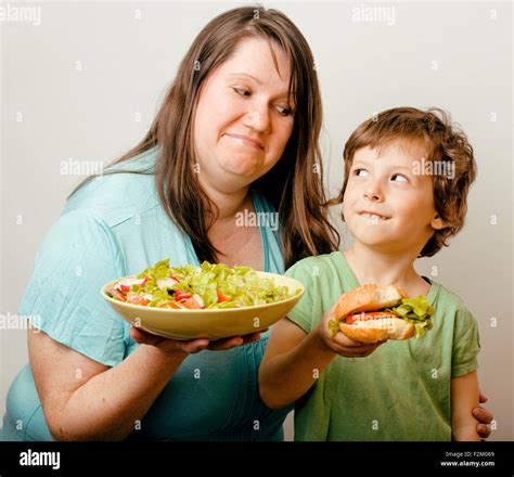 Voluptueuse femme mature Banque de photographies et dimages à haute résolution Alamy