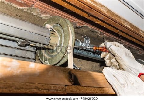 260 Rolling Shutter Repair Images, Stock Photos & Vectors | Shutterstock