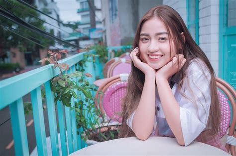 Hot girl trứng rán bất ngờ trở thành MC của VTV cộng đồng mạng phản ứng ra sao