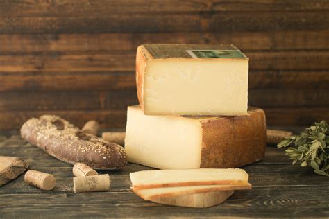 Гастрономическая корзина большая, купить в Санкт-Петербурге | сырный ...