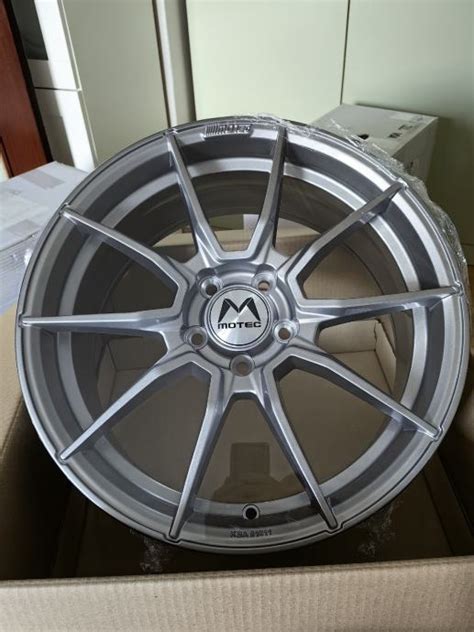 Nove Alu Felge Motec Ultralight Mcr2 18 Cola 5x112 8j Et45 Light Grey