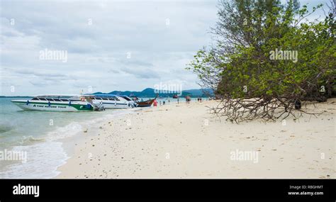 Koh Rang Yai Island Hi Res Stock Photography And Images Alamy