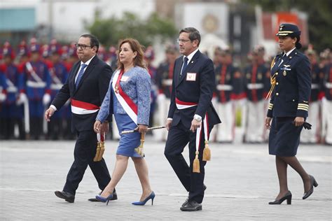 Presidenta Dina Boluarte participa en ceremonia por el Día de las