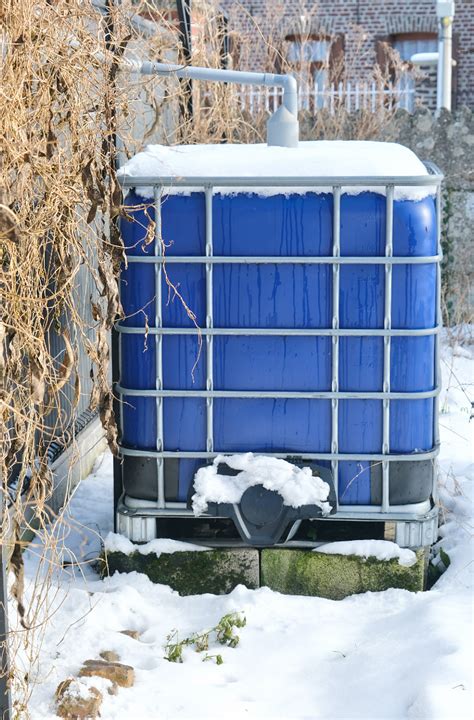 Diy Projects Building A Rainwater Harvesting System With Ibc Totes