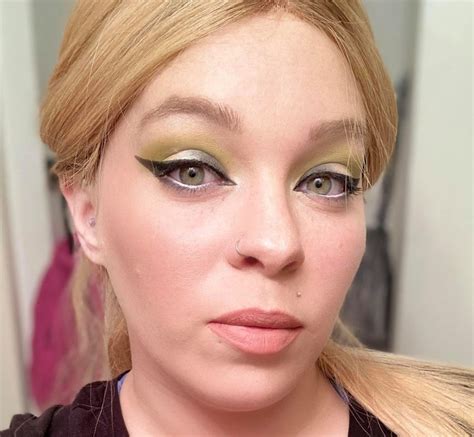 This is the best makeup ever – Transgender Heaven