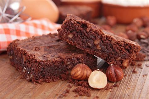 Brownies Aux Noisettes Une D Clinaison Du C L Bre G Teau Am Ricain