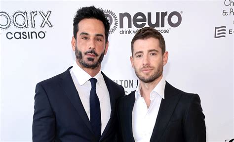 PLL’s Julian Morris & Husband Landon Ross Walk First Red Carpet as a ...