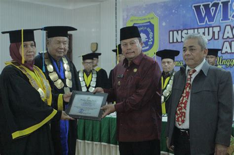 Wisuda Sarjana Institut Agama Islam Daar Uluum Angkatan Xxix Dihadirin