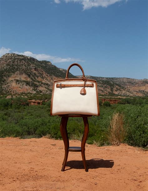 The Best Designer Handbags and Essential Styles to Shop Now | Vogue