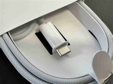 Genuine Apple USB-C to MagSafe 3 Cable (2 m) 2 Meter – MLYV3AM/A ...