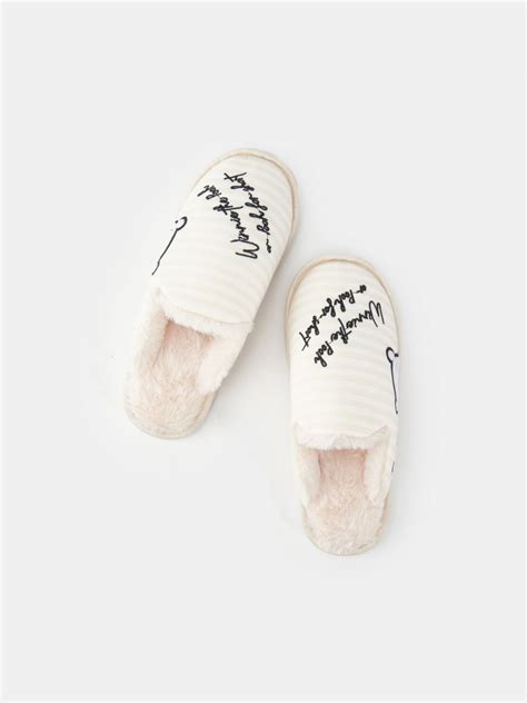 Pantoffeln Winnie The Pooh Farbe Nude SINSAY 2701O 02X