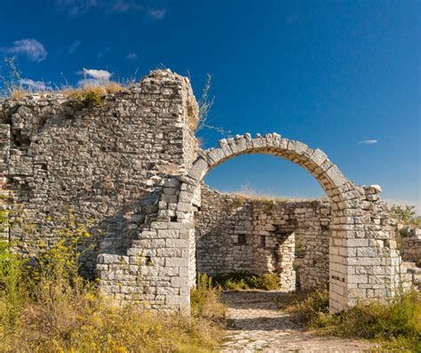 Visita El Castillo De Berat Del Siglo Xiii Testimonio De La Rica